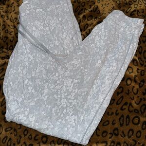 Lululemon Athletica Light Gray Textured Joggers size 6